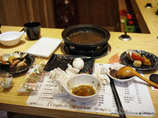 劉一鍋迷你火鍋：【食記】DIY的樂趣？重慶麻辣風的味味一品鍋 @ 台中西屯-劉一鍋台灣迷你石頭鍋