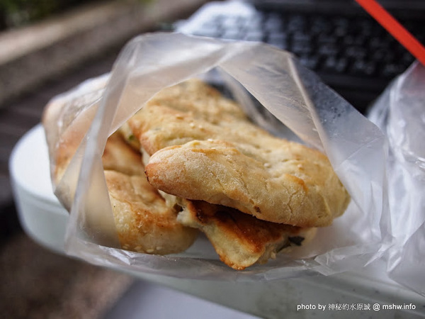 陸記燒餅：【食記】新竹東區-陸記燒餅 : 外酥內軟~口感十足!