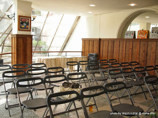 Yummy Cafe:【食記】鴨子湖畔聊爆肝 @ 新竹香山-中華大學-Yummy Cafe-兩講學堂