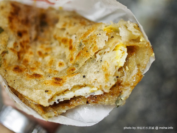 蟹老闆古早味手工蔥油餅:【食記】台北內湖-737巷蟹老闆古早味純手工蔥油餅 : 用料實在,CP值高,每口都滿足!