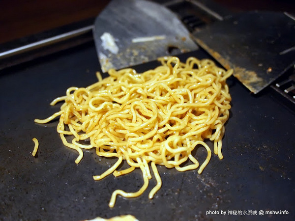 月島文字燒(台中店):【食記】味道一般,DIY免服務費的大阪燒物店 @ 台中西屯-逢甲夜市-月島文字燒-台中店