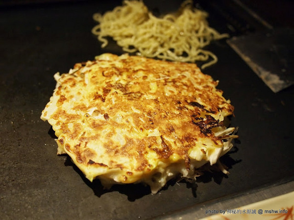 月島文字燒(台中店):【食記】味道一般,DIY免服務費的大阪燒物店 @ 台中西屯-逢甲夜市-月島文字燒-台中店