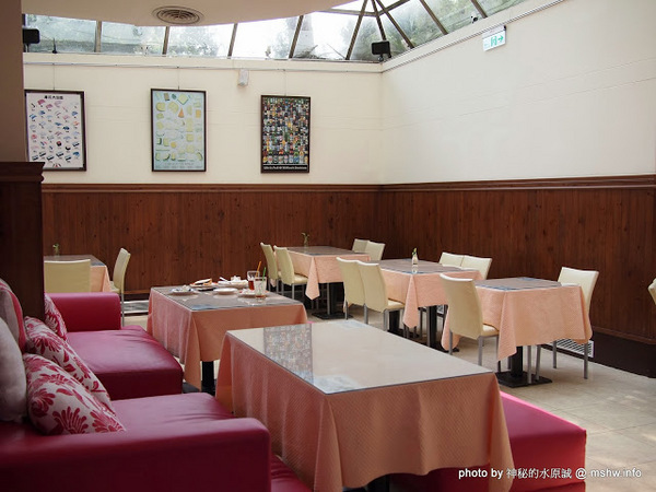 Yummy Cafe:【食記】鴨子湖畔聊爆肝 @ 新竹香山-中華大學-Yummy Cafe-兩講學堂