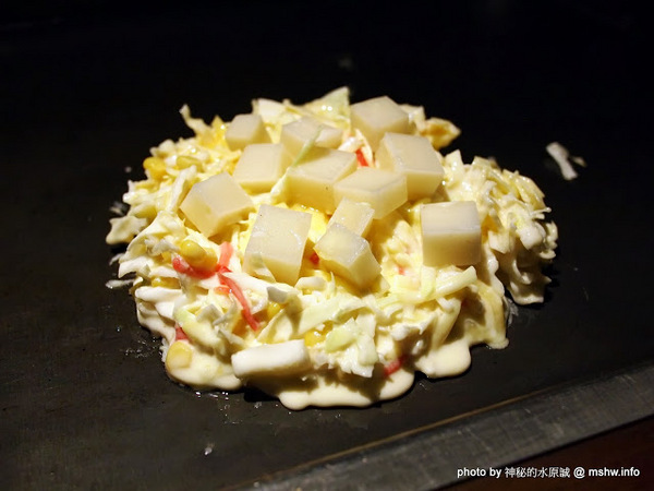 月島文字燒(台中店):【食記】味道一般,DIY免服務費的大阪燒物店 @ 台中西屯-逢甲夜市-月島文字燒-台中店