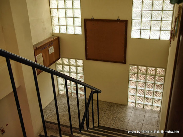 Yummy Cafe:【食記】鴨子湖畔聊爆肝 @ 新竹香山-中華大學-Yummy Cafe-兩講學堂