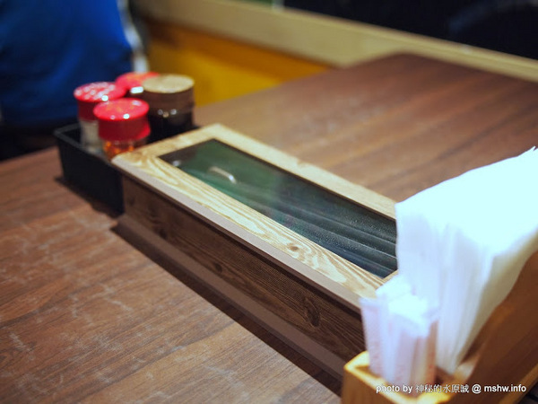 北海道新鮮生拉麵(台中大遠百)：【食記】台中西屯-北海道新鮮生拉麵-台中大遠百店 : 蛋黃偏酸之外都還算及格