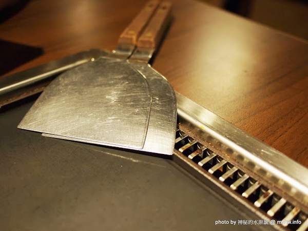 月島文字燒(台中店):【食記】味道一般,DIY免服務費的大阪燒物店 @ 台中西屯-逢甲夜市-月島文字燒-台中店