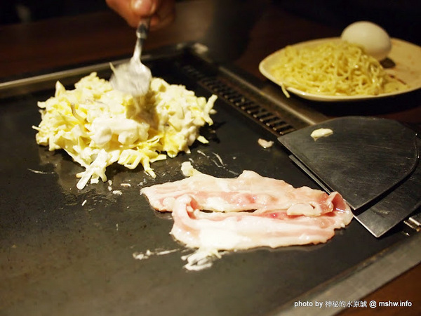 月島文字燒(台中店):【食記】味道一般,DIY免服務費的大阪燒物店 @ 台中西屯-逢甲夜市-月島文字燒-台中店