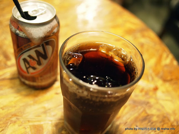 TABLE JOE PLUS喬桌子廚房(遠百店)：【食記】新竹北區-Table Joe Plus-喬桌子廚房 : 漢堡好吃,鬆餅有點雷…不過圓桌怎麼喬都是圓的