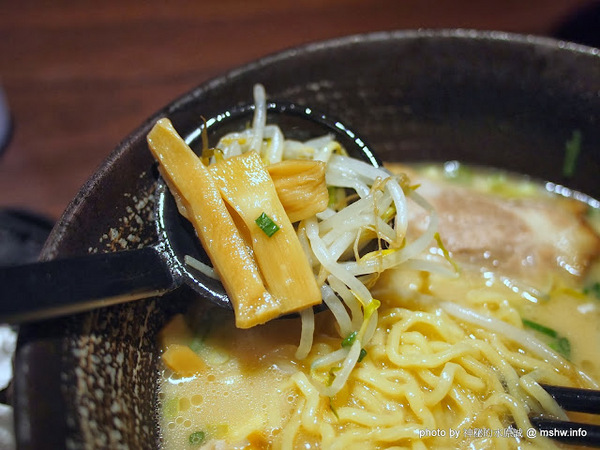 北海道新鮮生拉麵(台中大遠百)：【食記】台中西屯-北海道新鮮生拉麵-台中大遠百店 : 蛋黃偏酸之外都還算及格