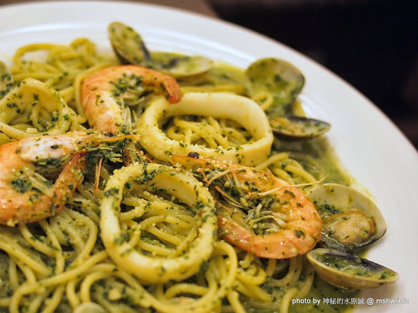 亞丁尼義式麵屋：【食記】台中西區-Yadingni Spaghetti house 亞丁尼義式麵屋 : 料多香濃又實在,CP值絕佳的好吃義大利麵!