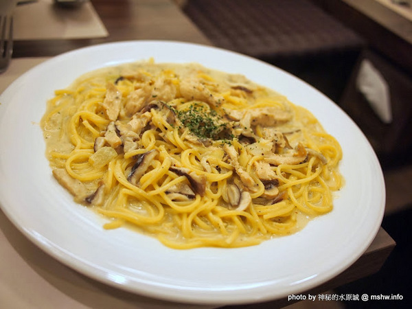 亞丁尼義式麵屋：【食記】台中西區-Yadingni Spaghetti house 亞丁尼義式麵屋 : 料多香濃又實在,CP值絕佳的好吃義大利麵!