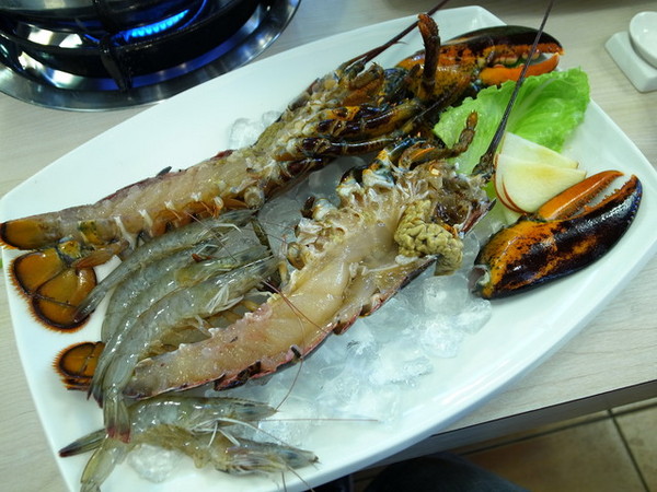 海人廚房：＜台北｜中山｜海鮮餐廳＞進擊的波士頓龍蝦之肌肉猛男又來摟～海人廚房