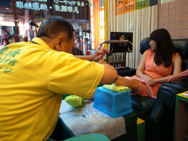 飛來發推拿養生館(士林二館):士林飛來發之上海削腳皮