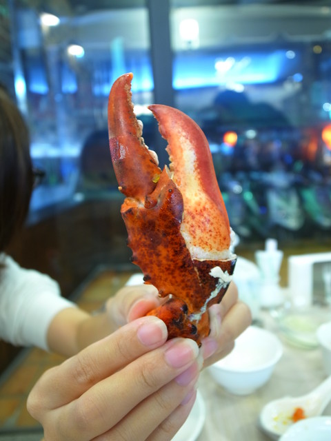 海人廚房：＜台北｜中山｜海鮮餐廳＞進擊的波士頓龍蝦之肌肉猛男又來摟～海人廚房