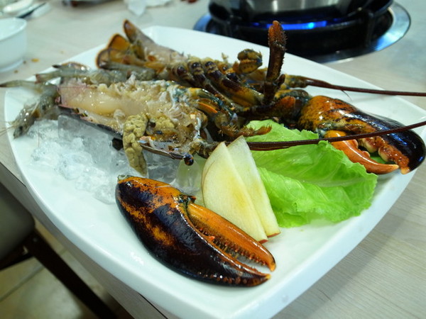 海人廚房：＜台北｜中山｜海鮮餐廳＞進擊的波士頓龍蝦之肌肉猛男又來摟～海人廚房