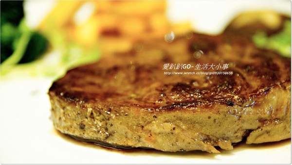 帕瑪司厚切牛排:【食記/新北市】肉質鮮美的12OZ厚切牛排