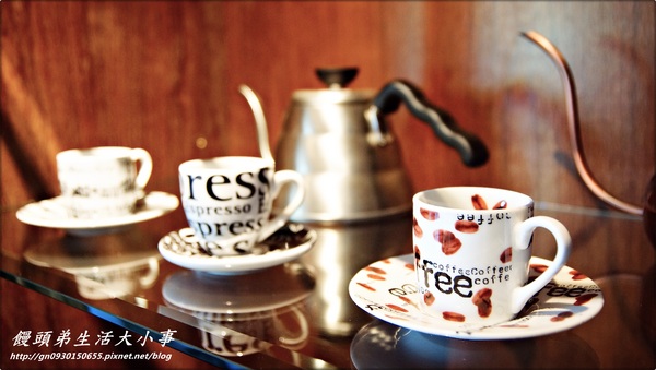 騎士花園：【食記/新北市】濃濃英式風格的下午茶餐廳♪♪騎士花園♪♪