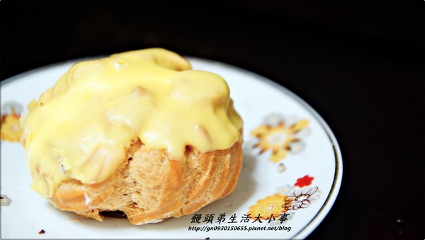 羊角圈圈點心坊:【羊角圈圈點心坊】來品嚐爆漿的日式鮮奶冰淇淋泡芙