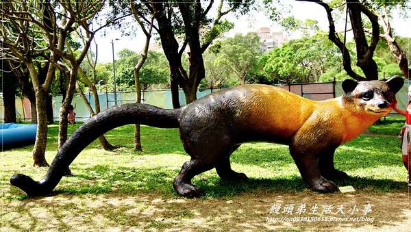 青年公園：【台北市／萬華】首創紙風車台灣昆蟲創意展～夢想大藍鯨