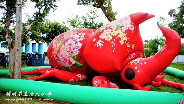 青年公園：【台北市／萬華】首創紙風車台灣昆蟲創意展～夢想大藍鯨