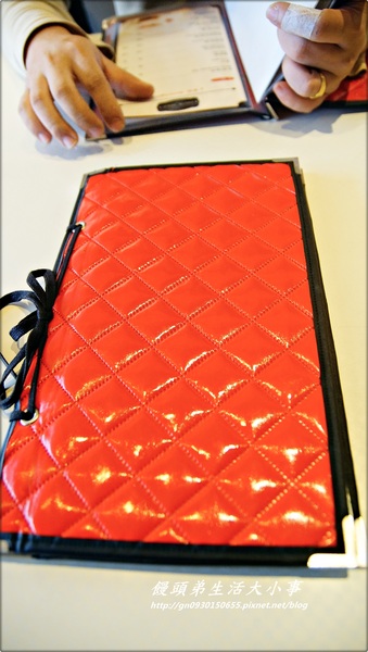 Pasta Holic:【食記/台北市】非吃不可蕃茄海鮮義大利麵♪♪Pasta Holic♪♪