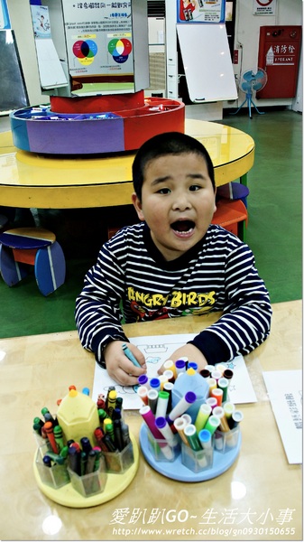 蠟藝彩繪館：【宜蘭/蘇澳】哇~超大的蠟筆居然是廁所..真是不可思議