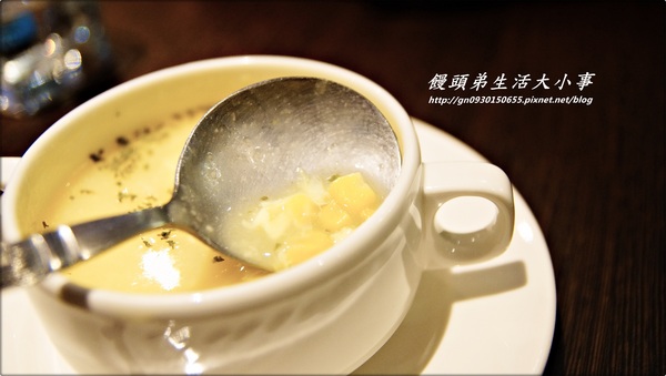 騎士花園：【食記/新北市】濃濃英式風格的下午茶餐廳♪♪騎士花園♪♪