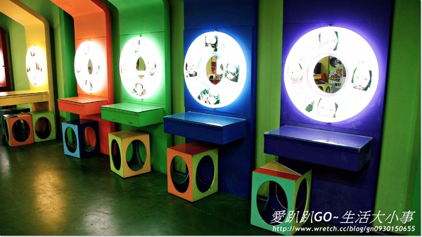 蠟藝彩繪館：【宜蘭/蘇澳】哇~超大的蠟筆居然是廁所..真是不可思議