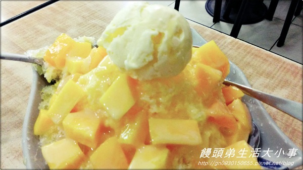 三兄弟豆花：【食記/新北市】豆花店居然可以吃到芒果冰跟豪大雞排♪♪豆花三兄弟♪♪