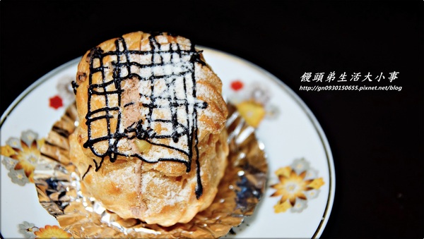 羊角圈圈點心坊:【羊角圈圈點心坊】來品嚐爆漿的日式鮮奶冰淇淋泡芙