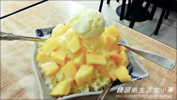 三兄弟豆花：【食記/新北市】豆花店居然可以吃到芒果冰跟豪大雞排♪♪豆花三兄弟♪♪