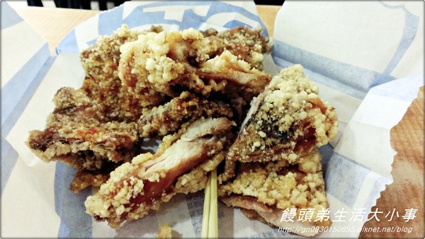 三兄弟豆花：【食記/新北市】豆花店居然可以吃到芒果冰跟豪大雞排♪♪豆花三兄弟♪♪