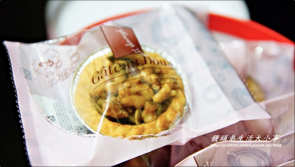 羊角圈圈點心坊:【羊角圈圈點心坊】來品嚐爆漿的日式鮮奶冰淇淋泡芙