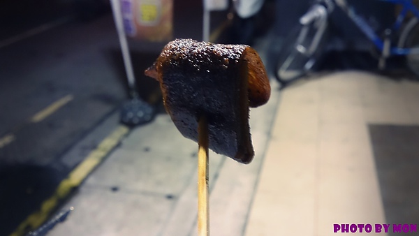 中壢夜市 無名東山鴨頭：食ｉｎ中壢。中壢夜市內的人很多【無名東山鴨頭】