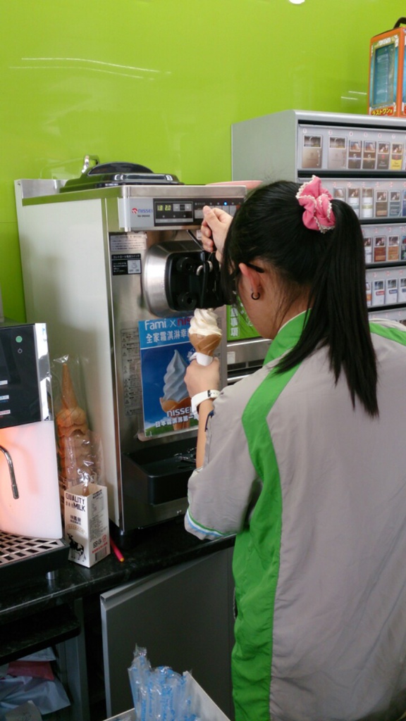 全家霜淇淋：食ｉｎ中壢。什麼？全家也有霜淇淋！【全家霜淇淋】