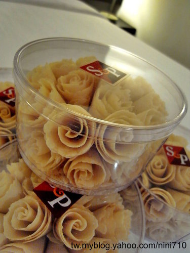 1318566542-3414762633