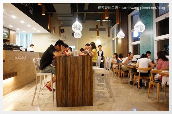 日漫咖啡:【台中咖啡館】日漫咖啡.La Vie Cafe。北屯大坑地區Tiffany風的複合式咖啡館推薦