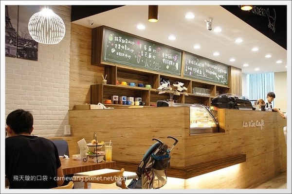 日漫咖啡:【台中咖啡館】日漫咖啡.La Vie Cafe。北屯大坑地區Tiffany風的複合式咖啡館推薦