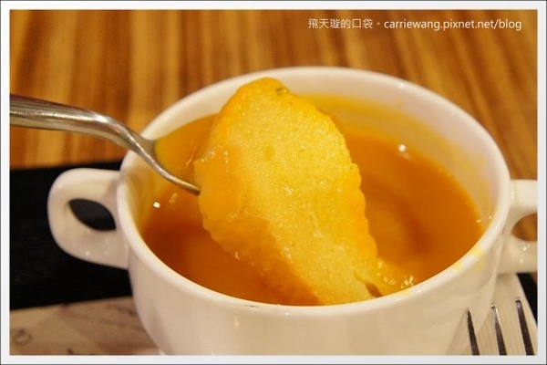 日漫咖啡:【台中咖啡館】日漫咖啡.La Vie Cafe。北屯大坑地區Tiffany風的複合式咖啡館推薦