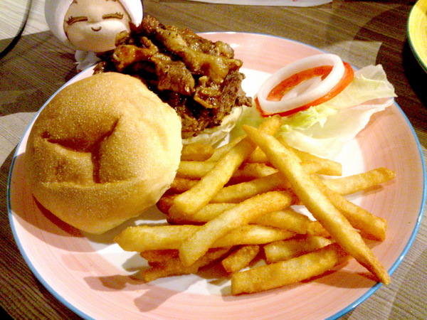 The Burger(二店)：【台北新莊】輔大周邊校園美食惹堡The Burger擊敗鬆餅公主還開了二店！CP值有高！