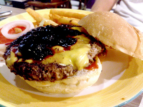 The Burger(二店)：【台北新莊】輔大周邊校園美食惹堡The Burger擊敗鬆餅公主還開了二店！CP值有高！