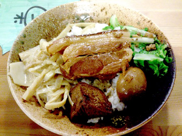 玉口香扁食園(輔大店):【台北新莊】輔大周邊美食之紅油炒手超好吃!玉口香扁食園!