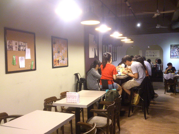 The Burger(二店)：【台北新莊】輔大周邊校園美食惹堡The Burger擊敗鬆餅公主還開了二店！CP值有高！