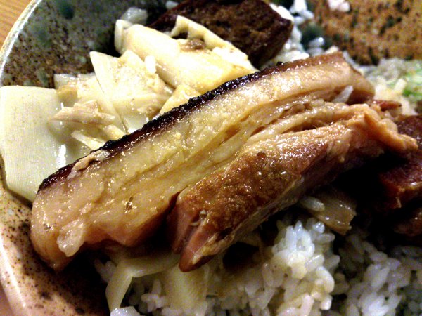 玉口香扁食園(輔大店):【台北新莊】輔大周邊美食之紅油炒手超好吃!玉口香扁食園!