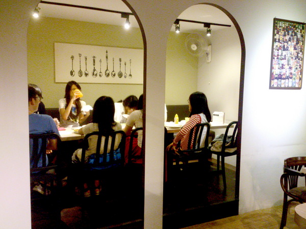 The Burger(二店)：【台北新莊】輔大周邊校園美食惹堡The Burger擊敗鬆餅公主還開了二店！CP值有高！