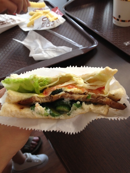 喜得炭火燒三明治(草屯中山店)：南投一日遊~草屯喜得炭火燒三明治早餐