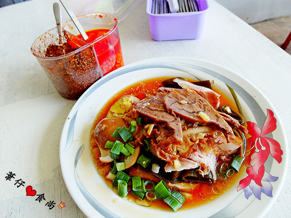 美東芳牛肉麵:想叫老闆再來一盤之超下飯滷味竟藏在美東芳牛肉麵店!