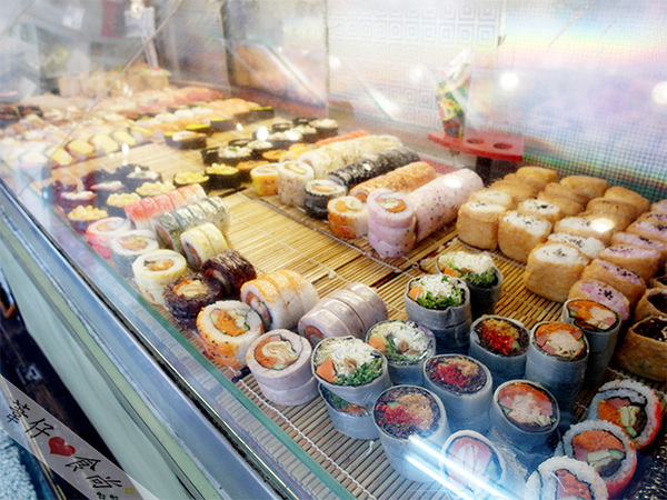 鑫鱻壽司：鑫鱻10元銅板的壽司的美味體驗