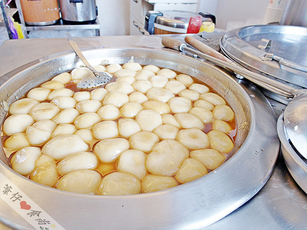 莊子土豆仁湯：熱呼呼的天氣來碗雙色麻糬燒~!